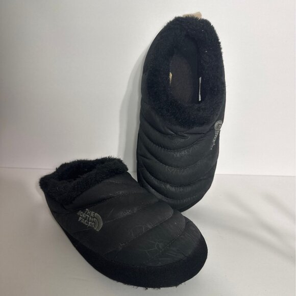 The North Face Women's Quiklted Slippers Size S Black Thermoball Traction Mule - Picture 1 of 8